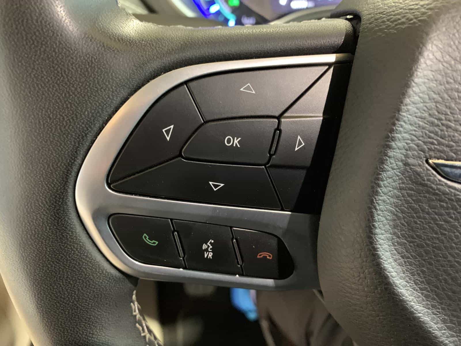 2023 Chrysler Pacifica Hybrid Touring L - Image 18