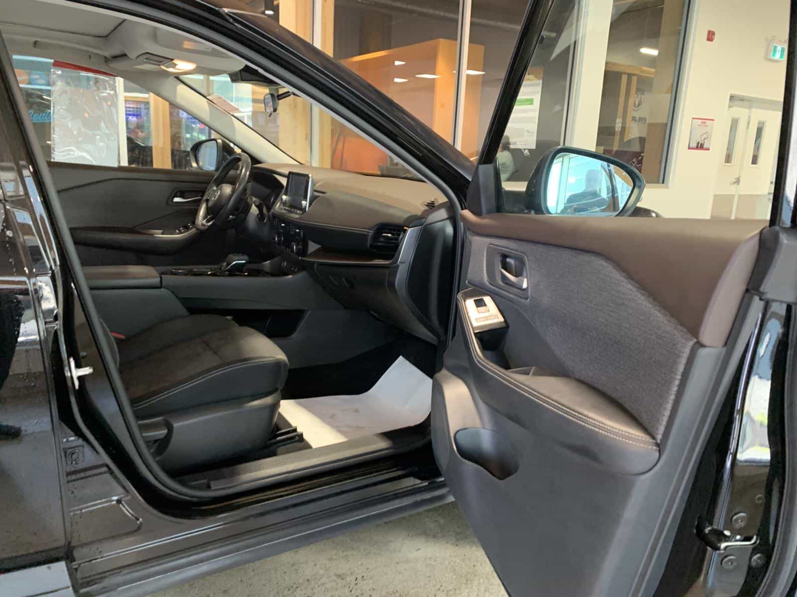 2021 Nissan ROGUE SV SV - Image 9