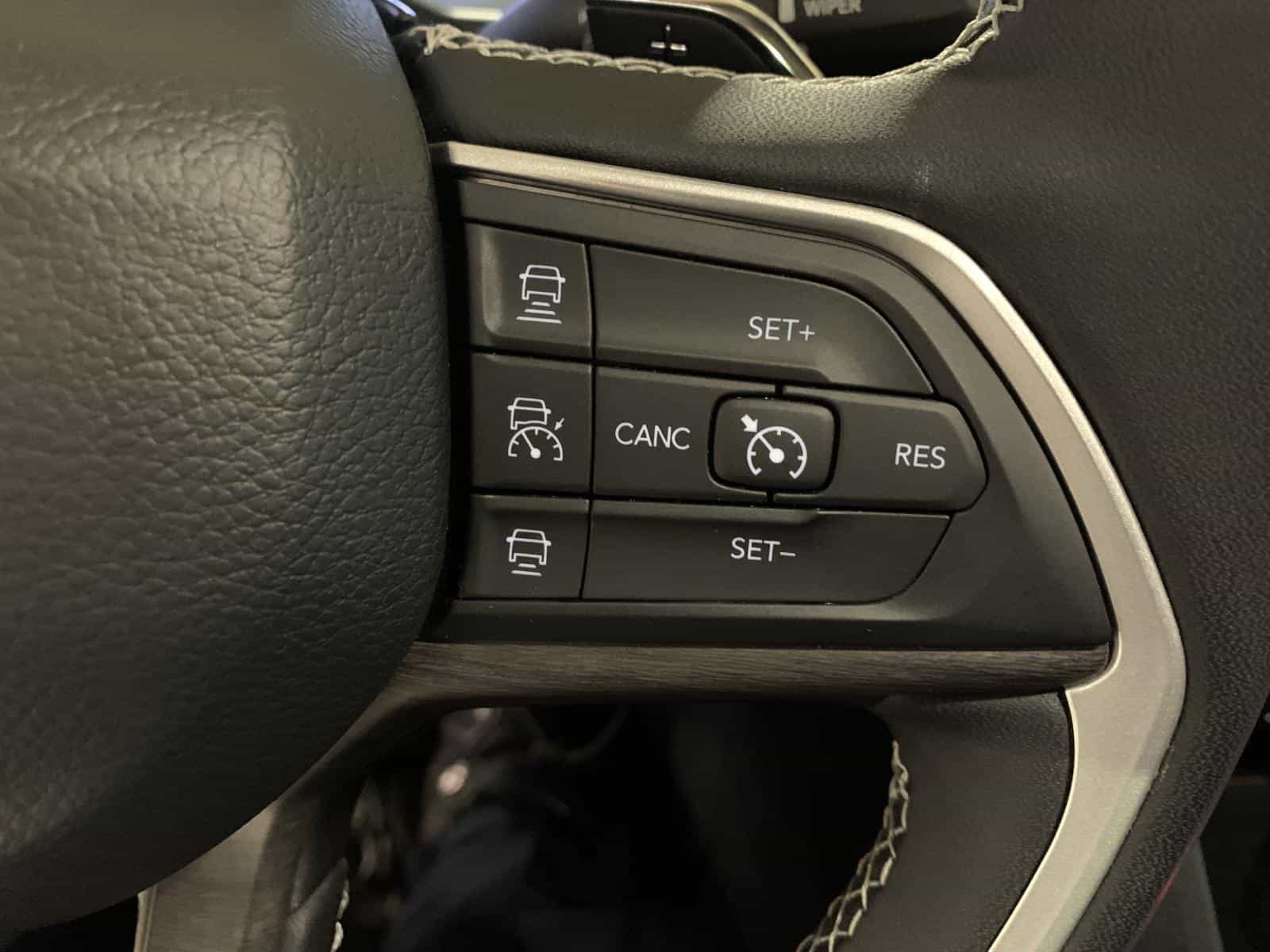 2022 Jeep Grand Cherokee Limited 4X Base 4XE - Image 25