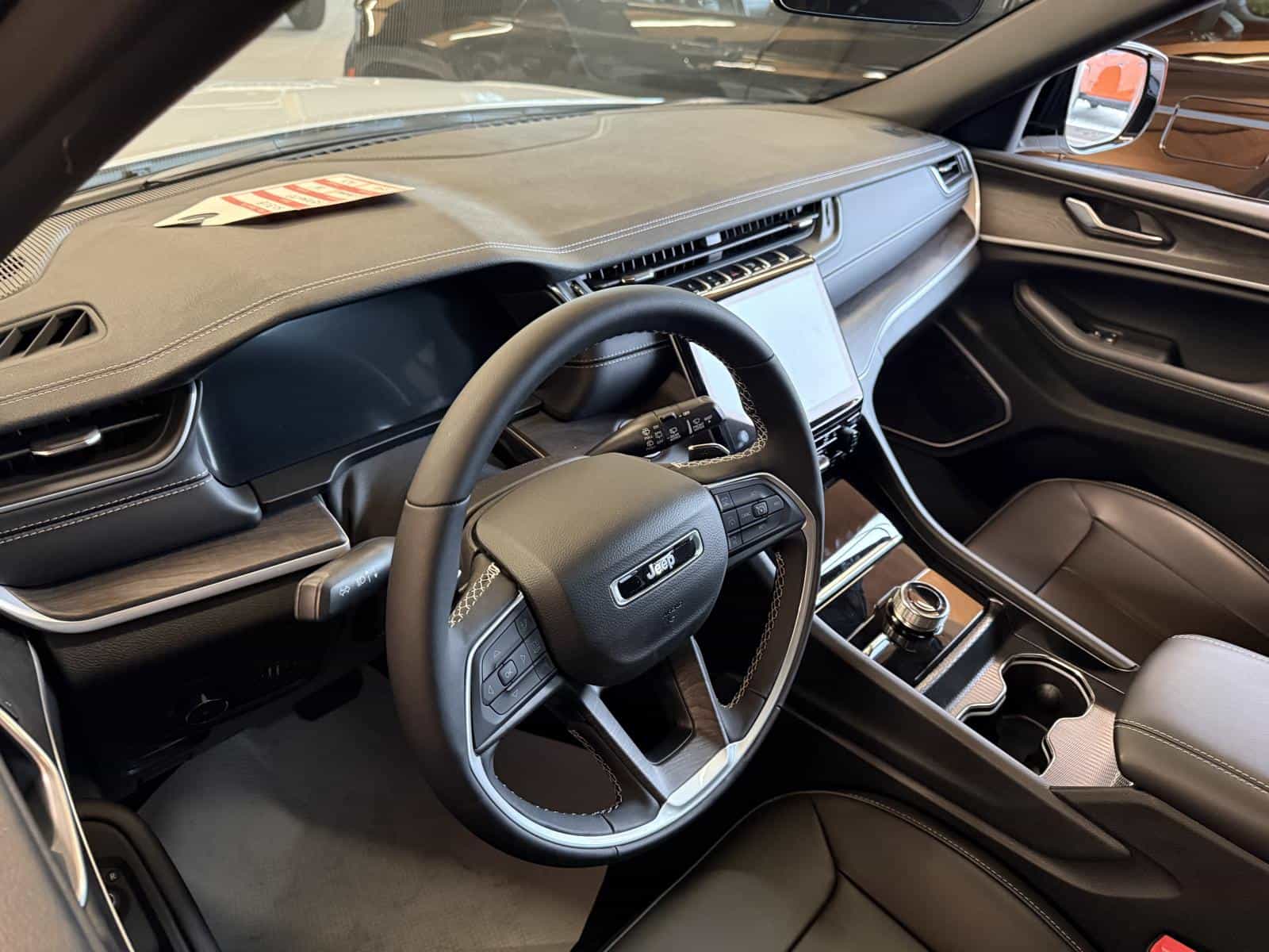 2025 Jeep Grand Cherokee L Limited - Image 6