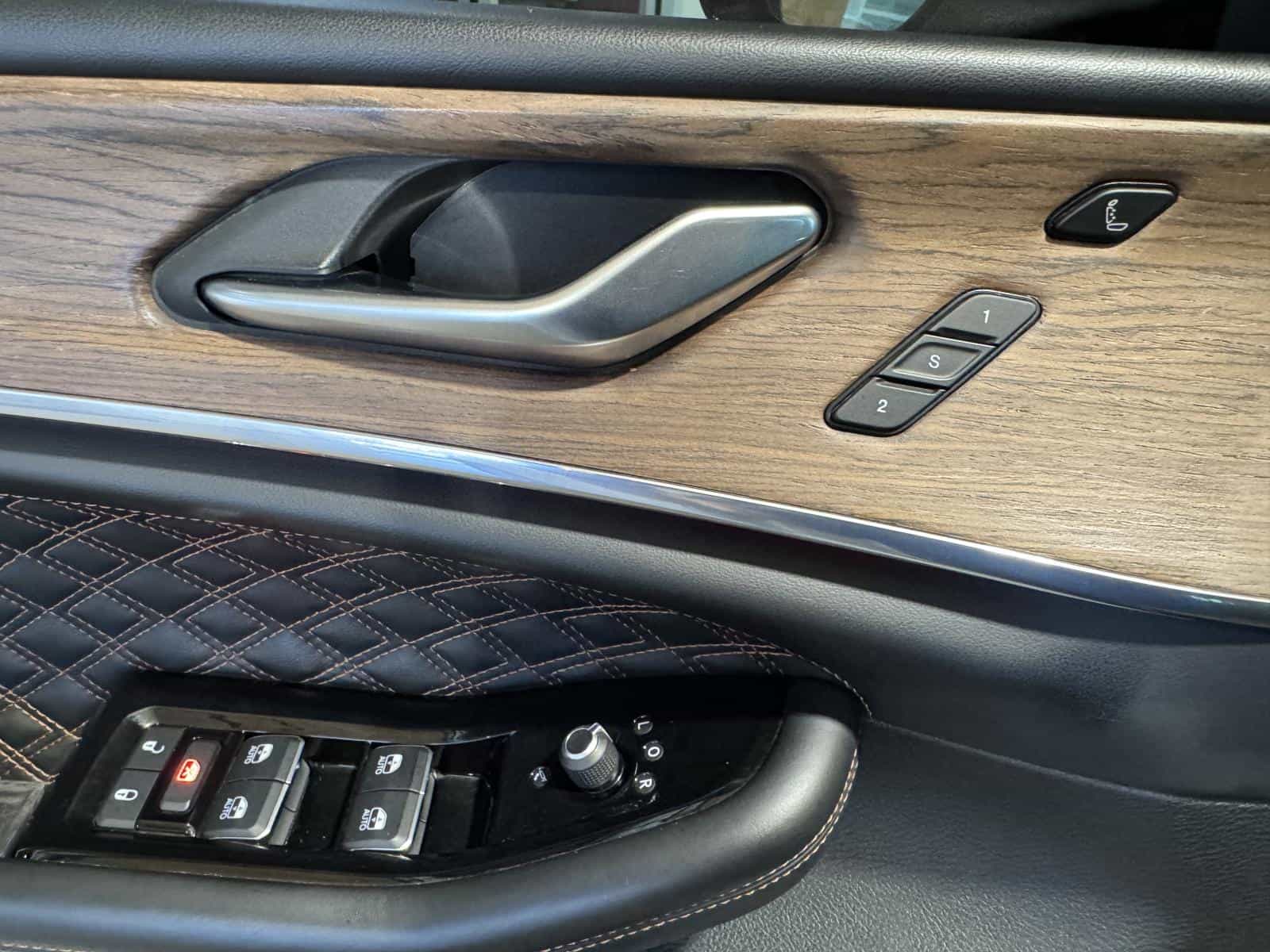 2022 Jeep Grand Cherokee L Summit - Image 24