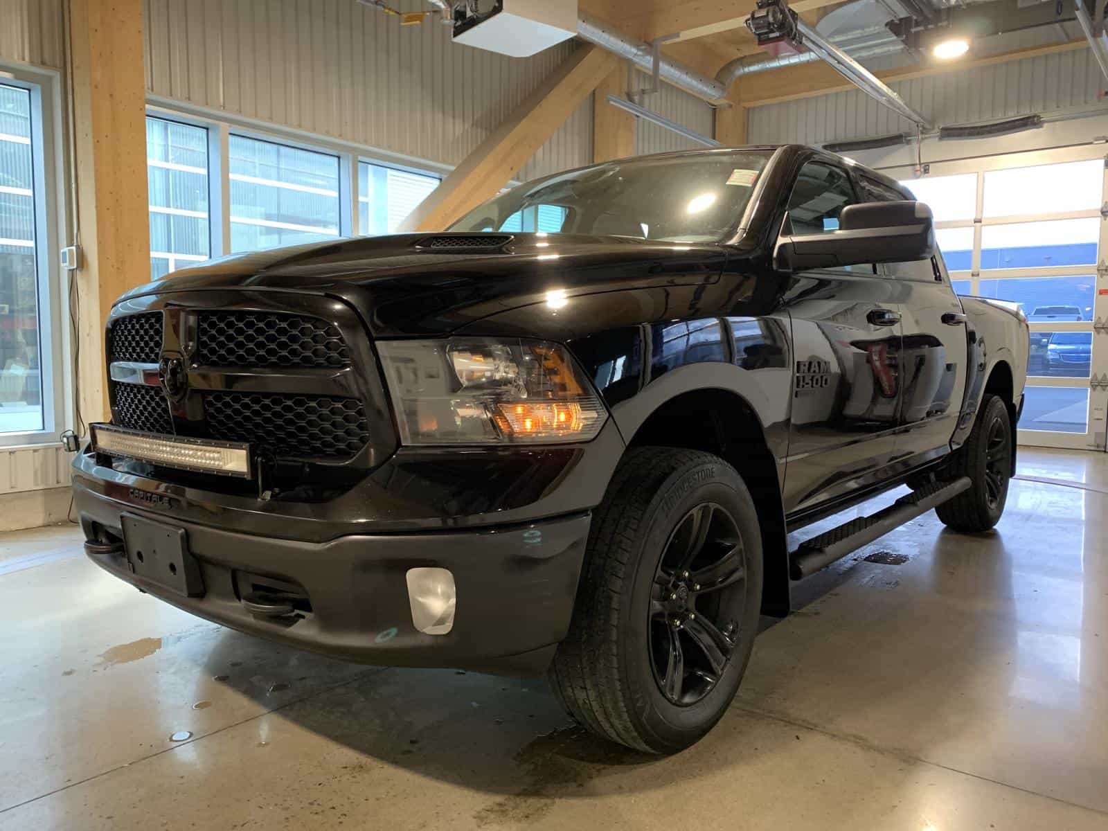2021 RAM 1500 CLASSIC SLT 1500 Express - Image 1