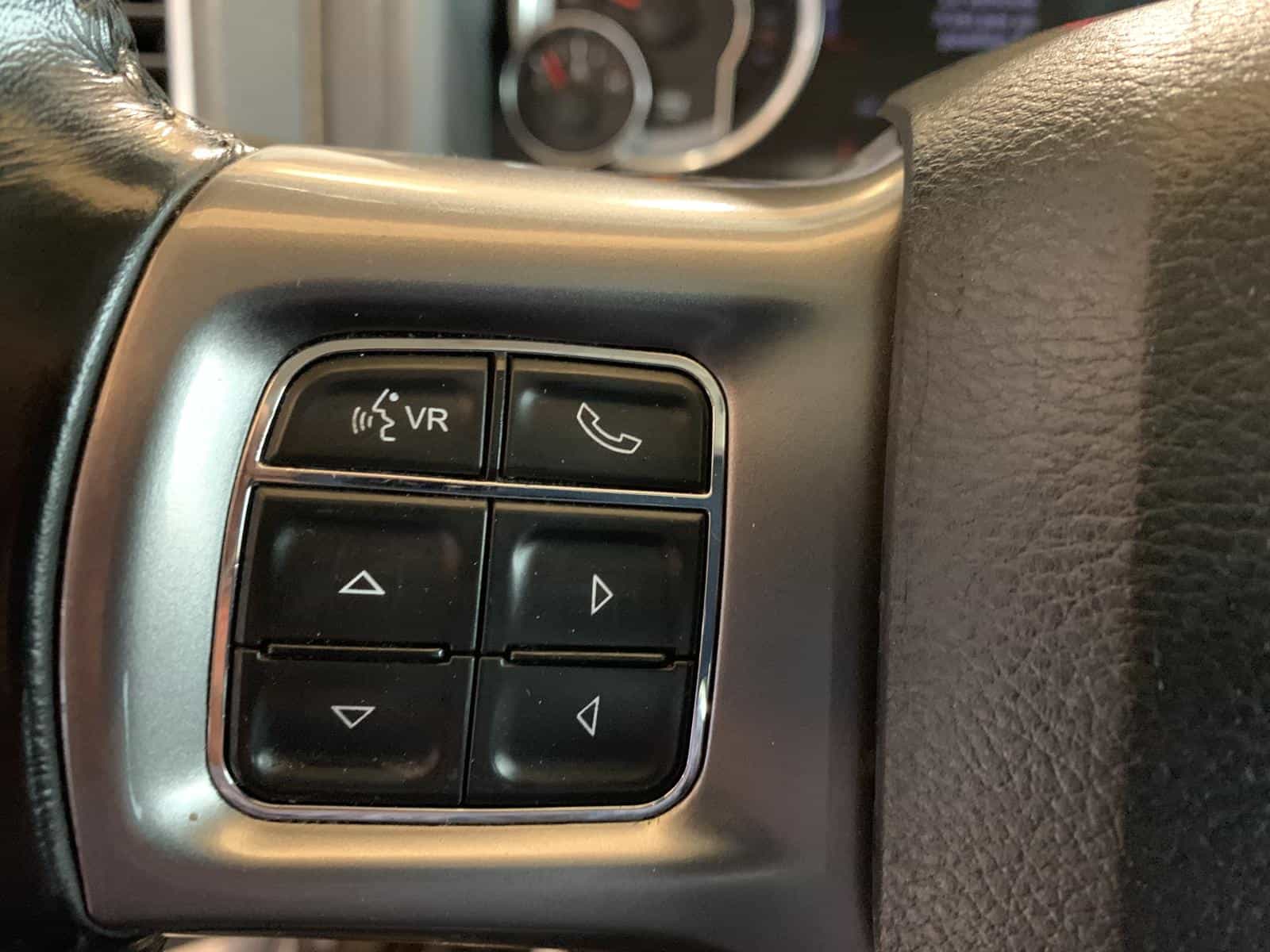 2021 RAM 1500 CLASSIC SLT 1500 Express - Image 17