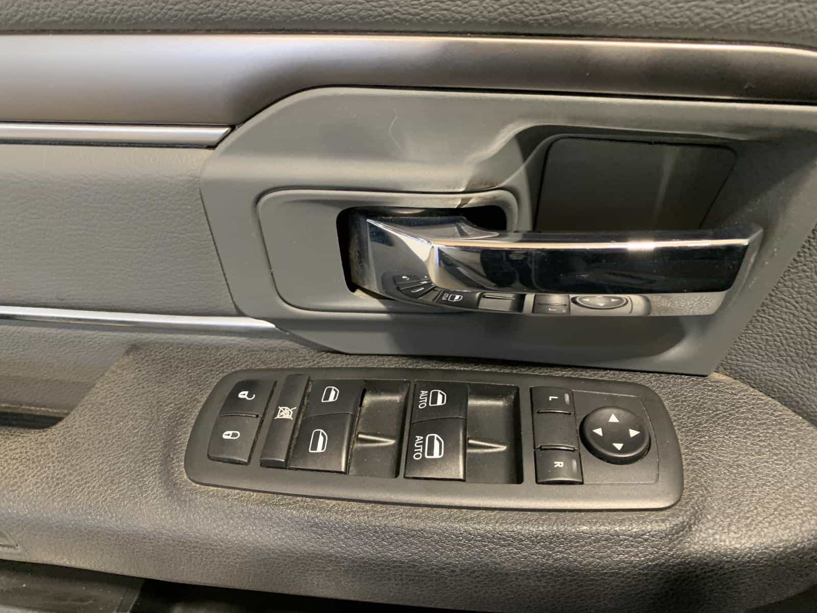 2021 RAM 1500 Classic 1500 Express - Image 18