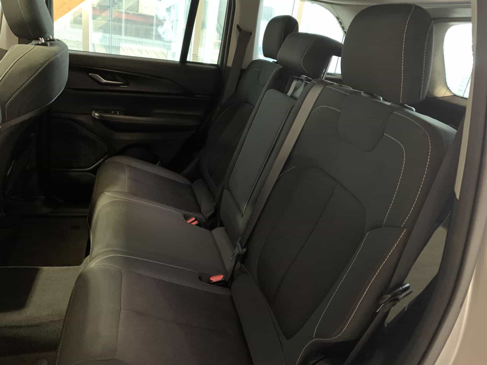 2023 Jeep GRAND CHEROKEE LAREDO/ALT Laredo - Image 13