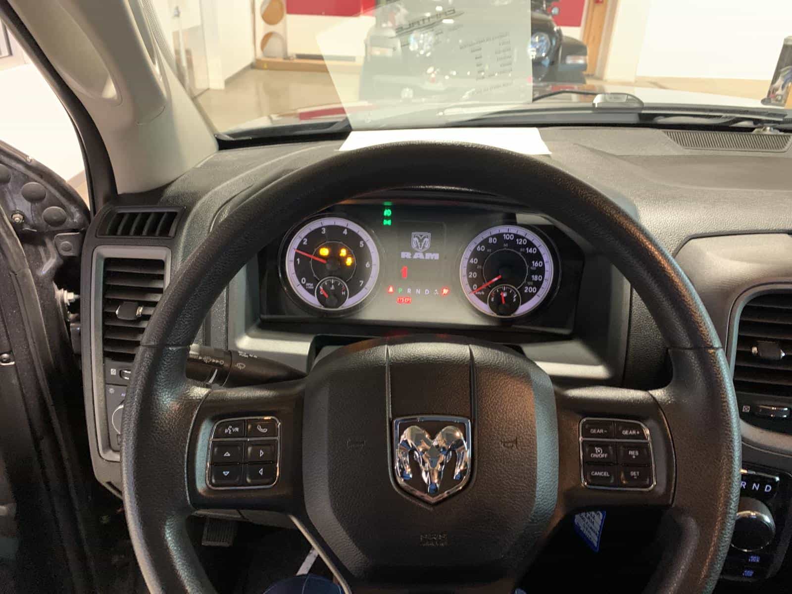 2022 RAM 1500 Classic Express - Image 12