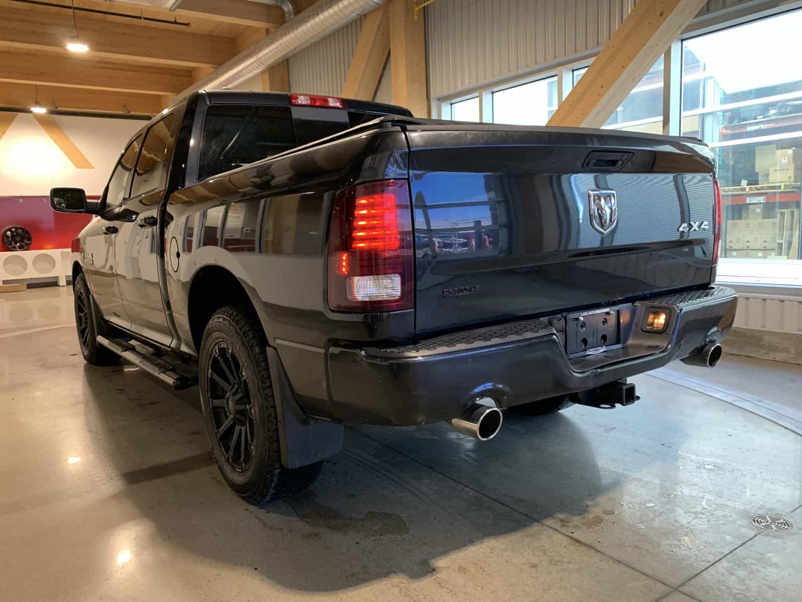 2017 RAM 1500 Sport Sport - Image 2