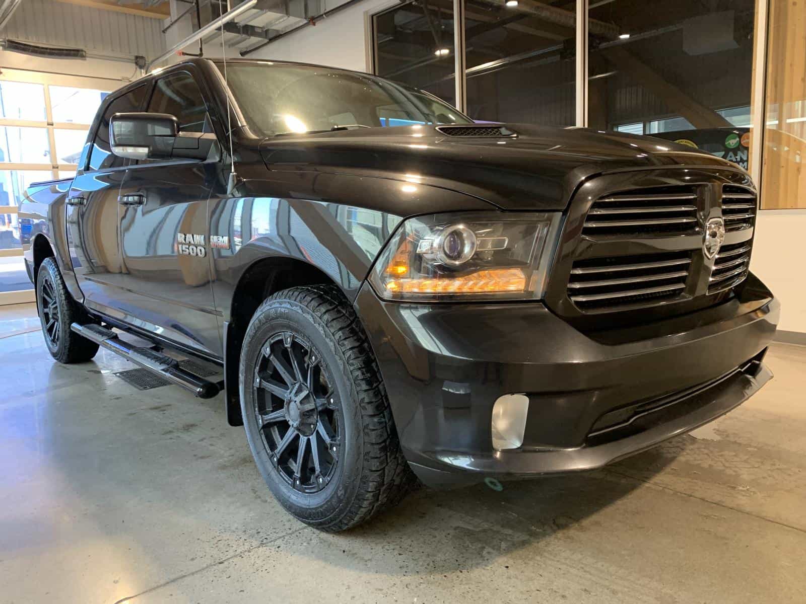 2017 RAM 1500 Sport Sport - Image 4