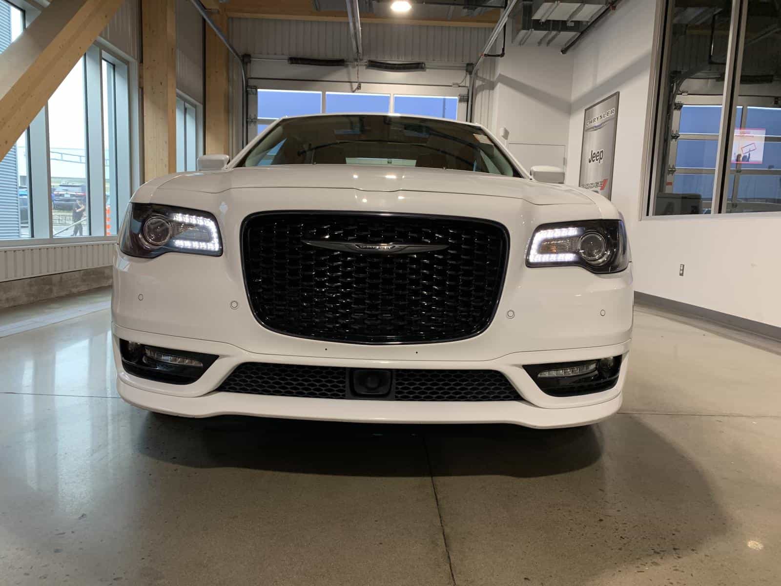 2023 Chrysler 300 Touring L Touring L - Image 6