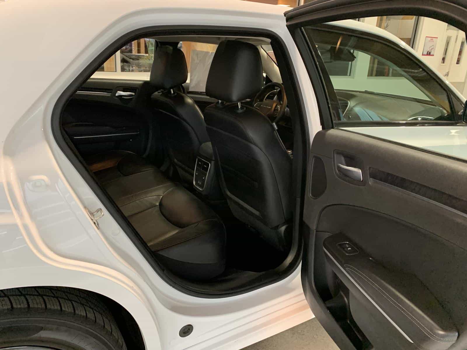 2023 Chrysler 300 Touring L Touring L - Image 9