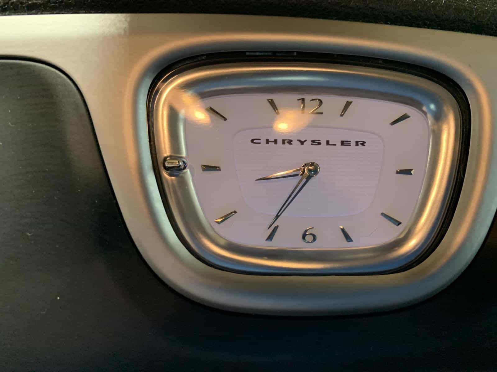 2023 Chrysler 300 Touring L - Image 30