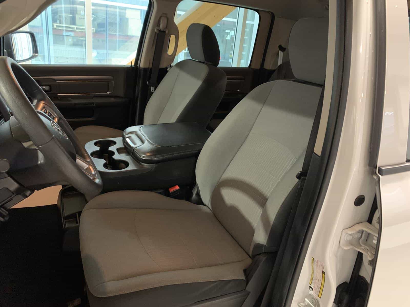 2023 RAM 1500 Classic SLT - Image 11