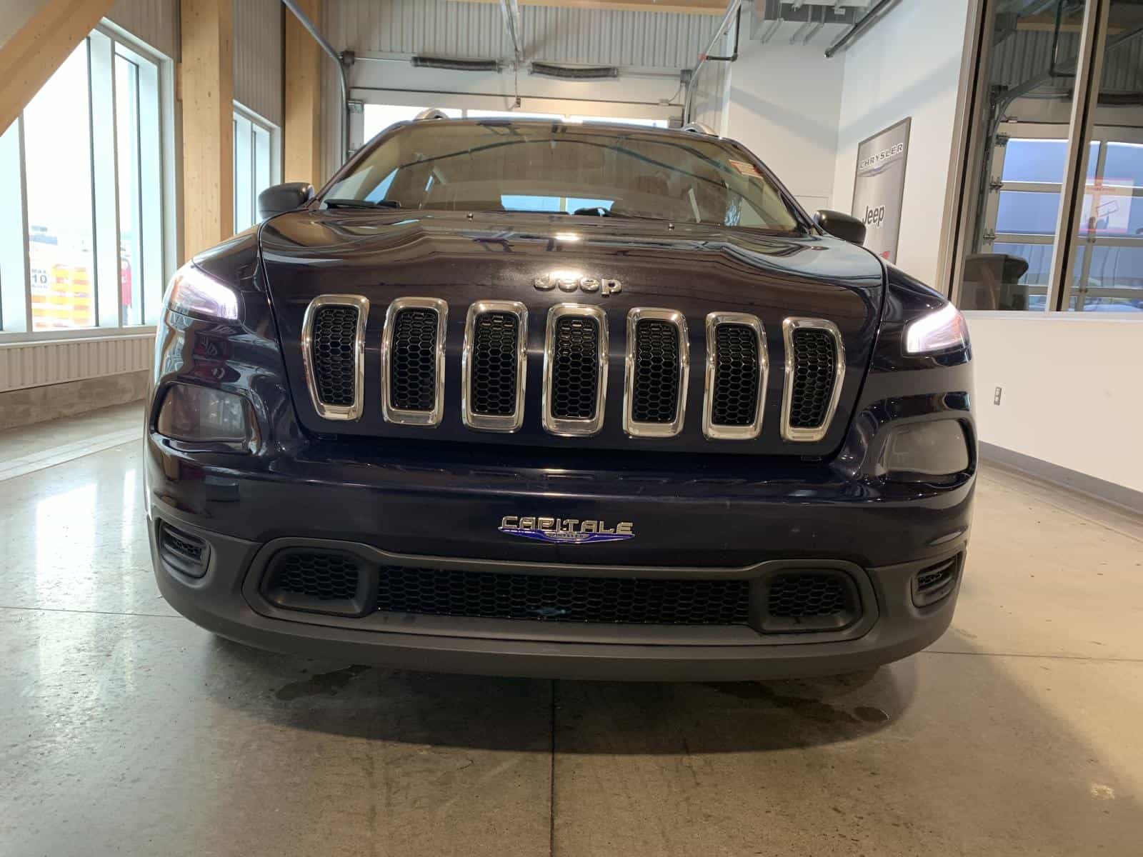 2016 Jeep Cherokee Sport - Image 5