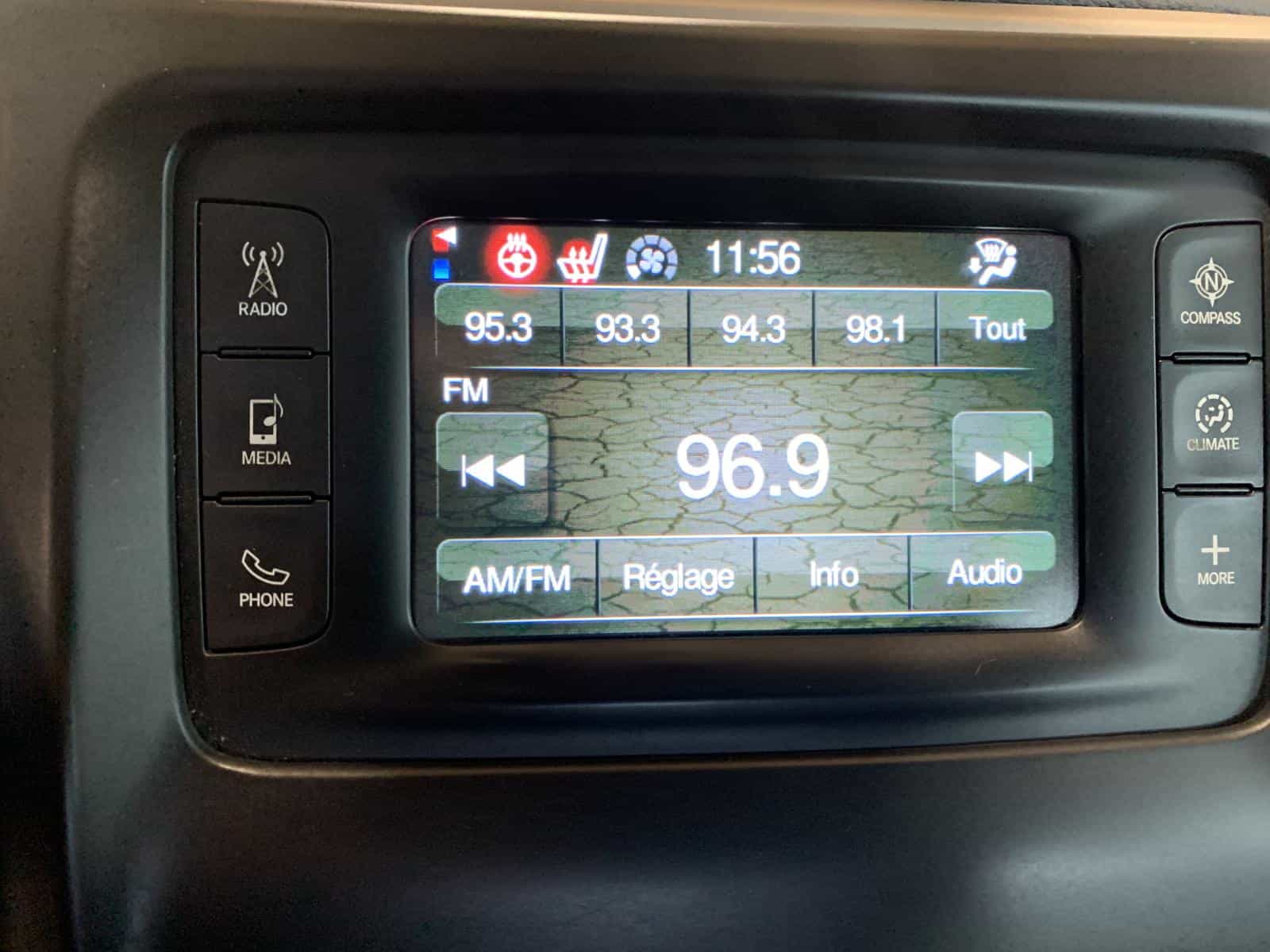 2016 Jeep Cherokee Sport - Image 26