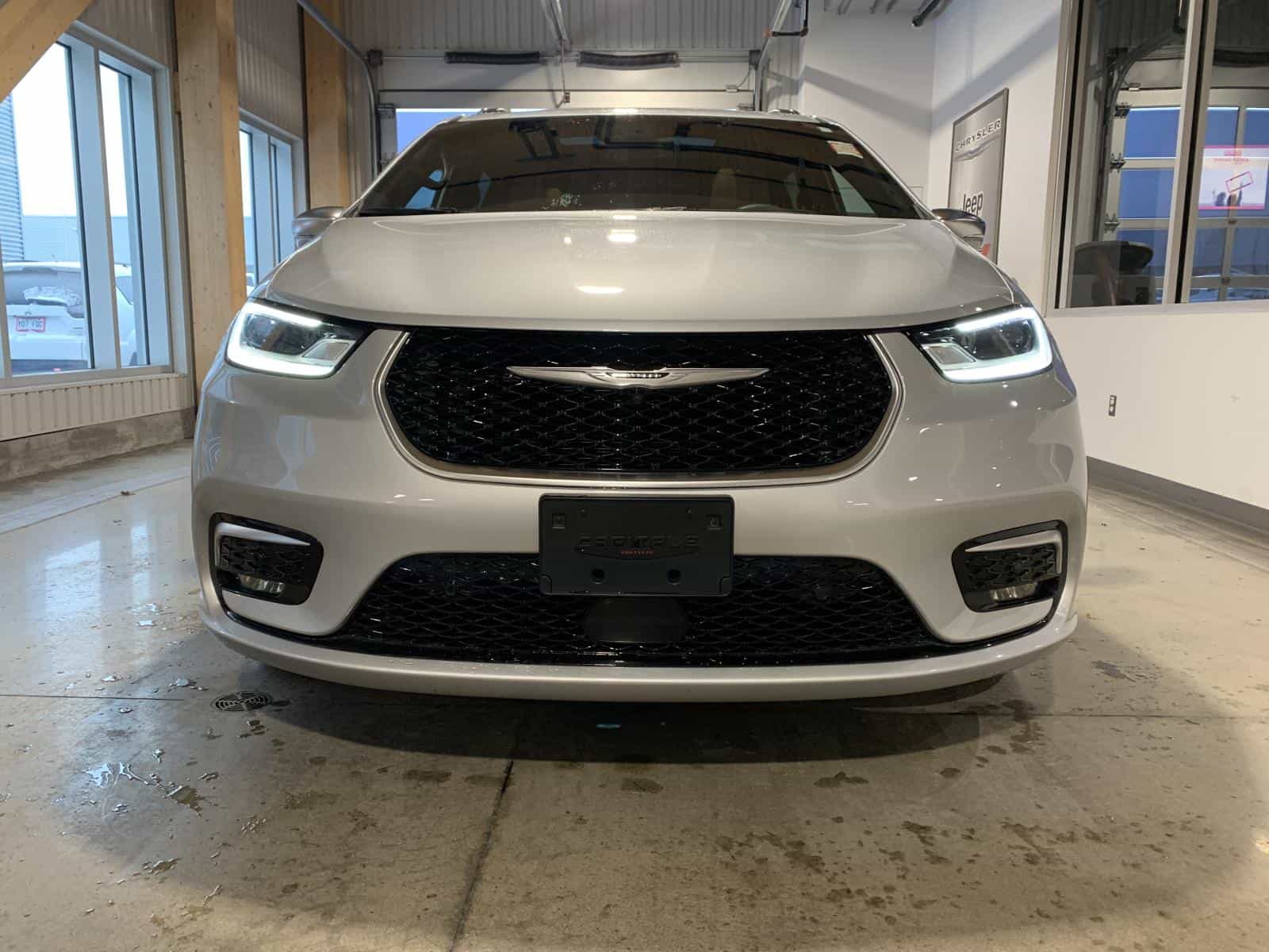 2024 Chrysler Pacifica Hybrid Pinnacle Pinnacle PHEV - Image 5