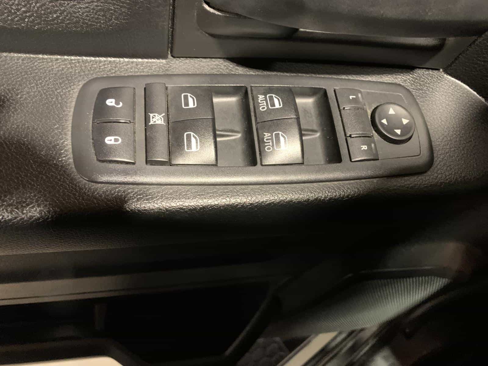 2019 RAM 1500 CLASSIC TRADESMAN Express - Image 18