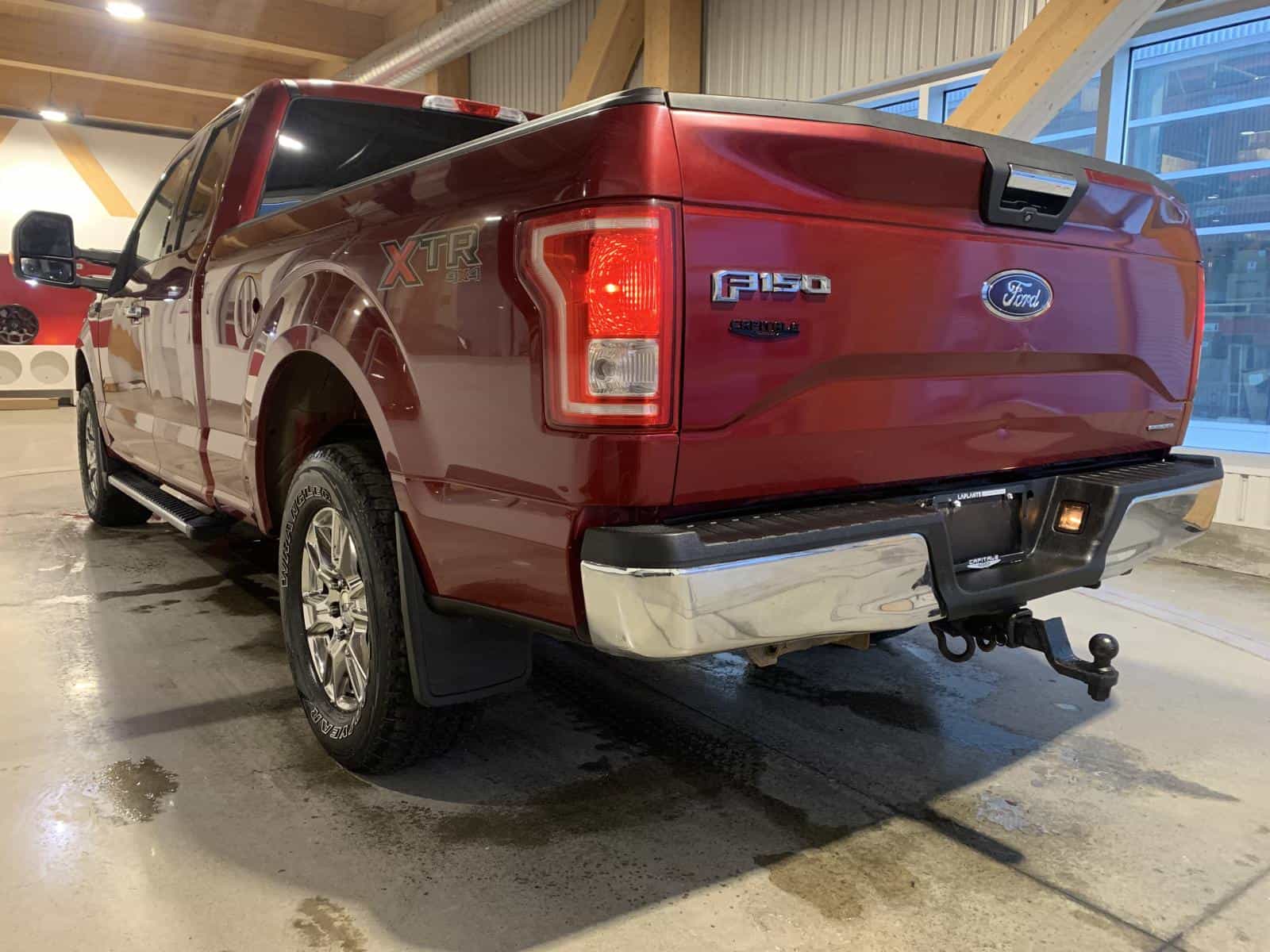 2015 Ford Super F-150 XLT - Image 2