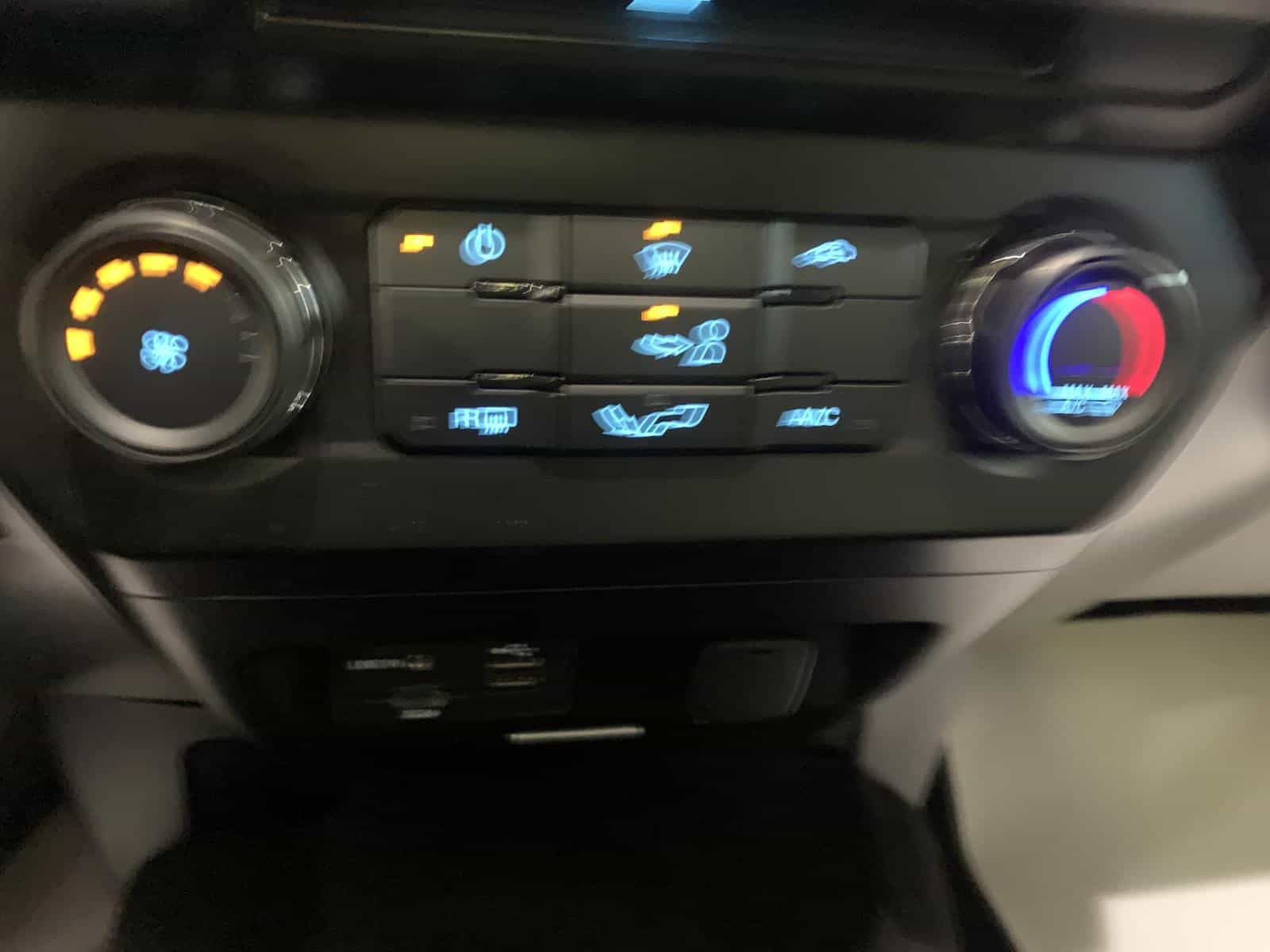 2015 Ford Super F-150 XLT - Image 18