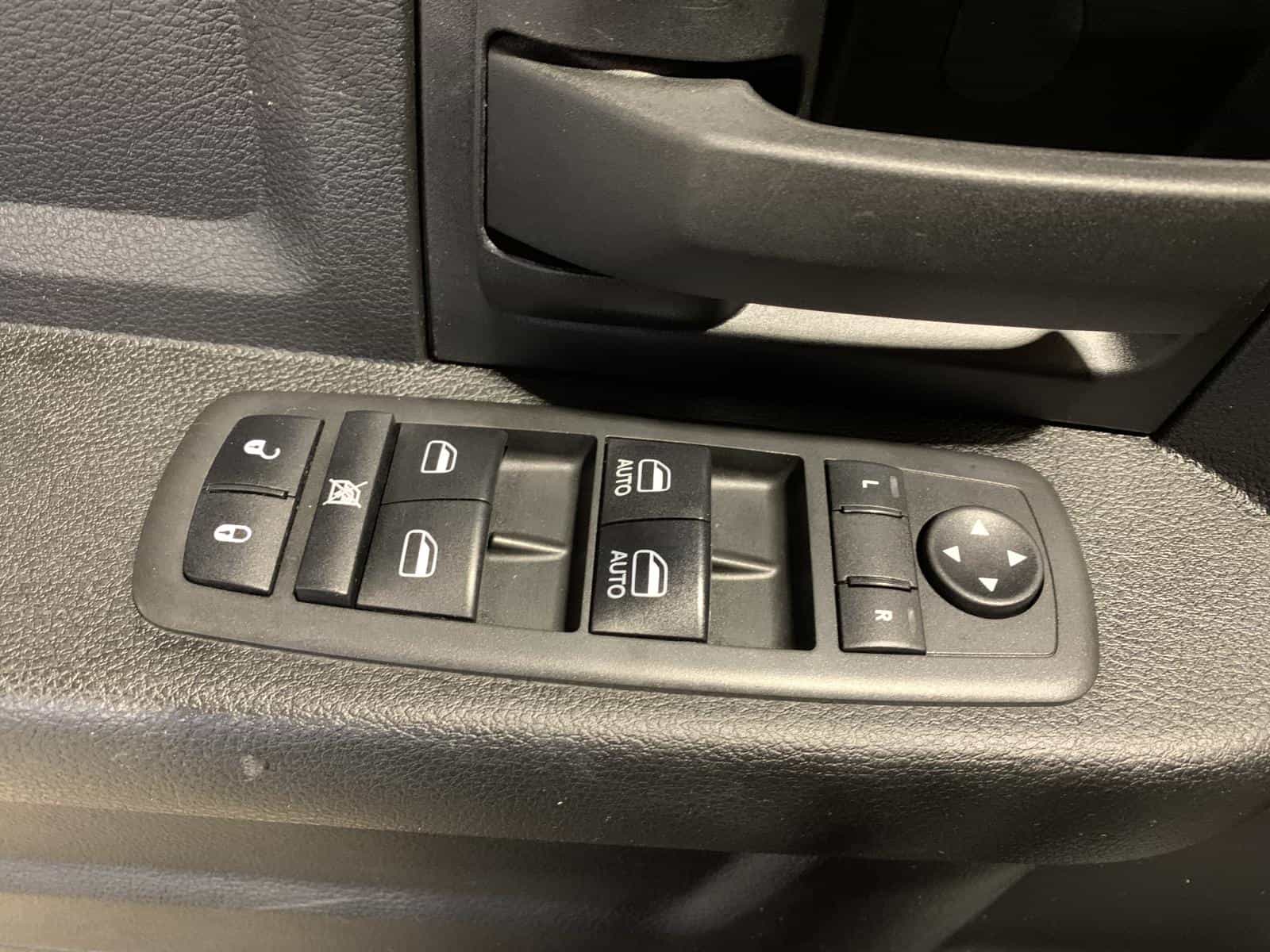 2021 RAM 1500 CLASSIC TRADESMAN SXT - Image 21