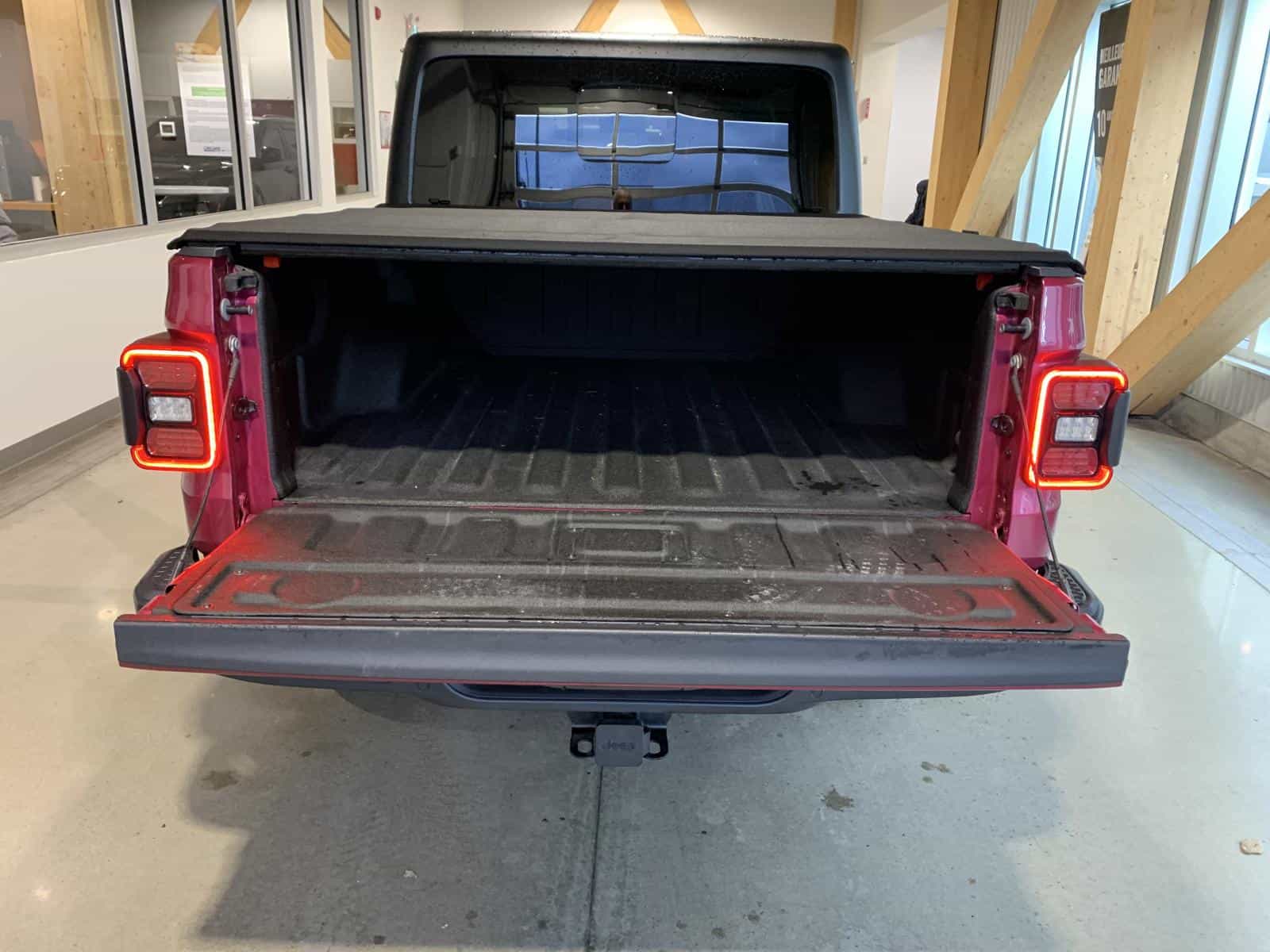 2024 Jeep Gladiator Sport Willys - Image 11