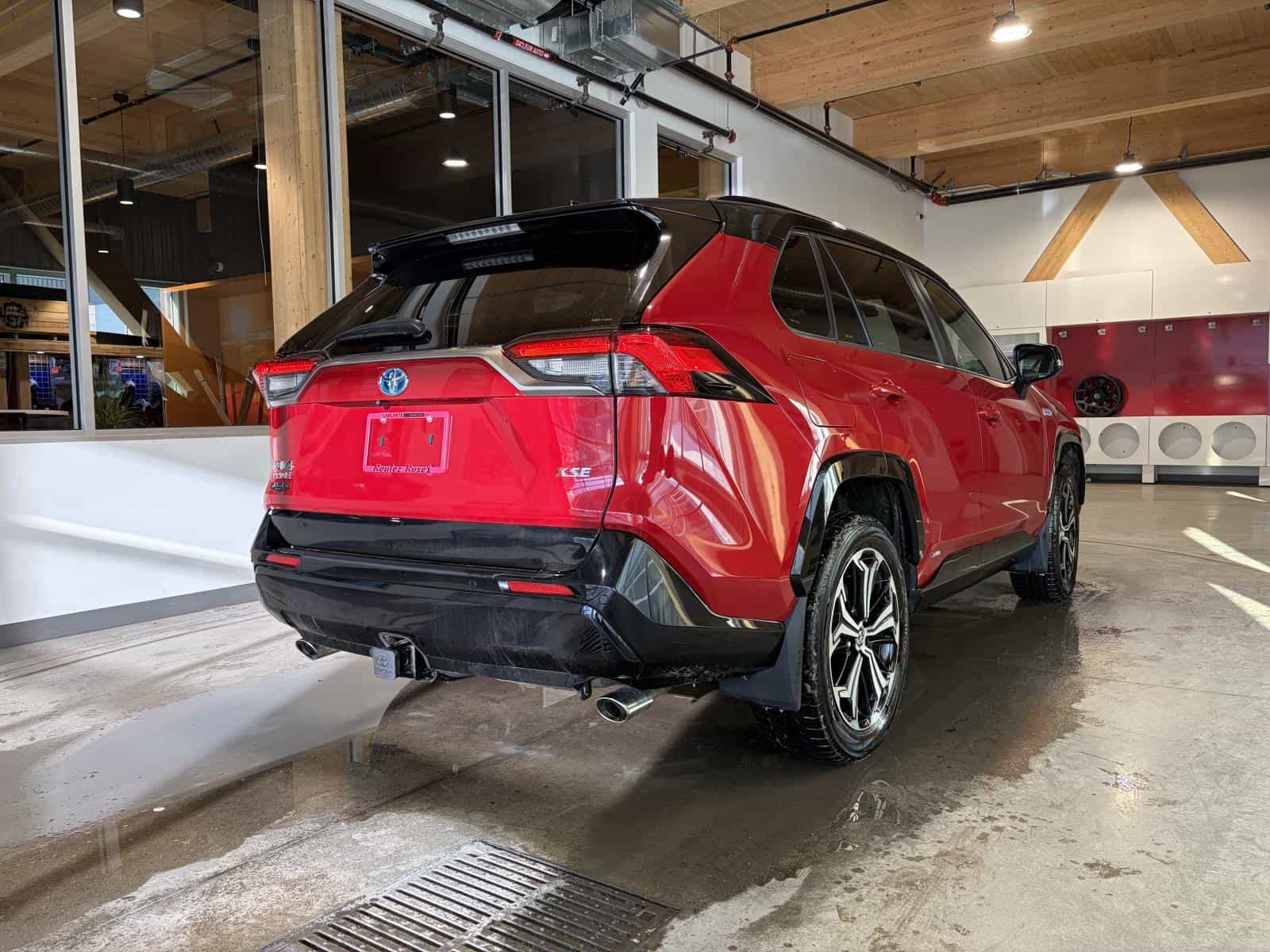 2023 Toyota Rav4 Prime XSE AWD - Image 6