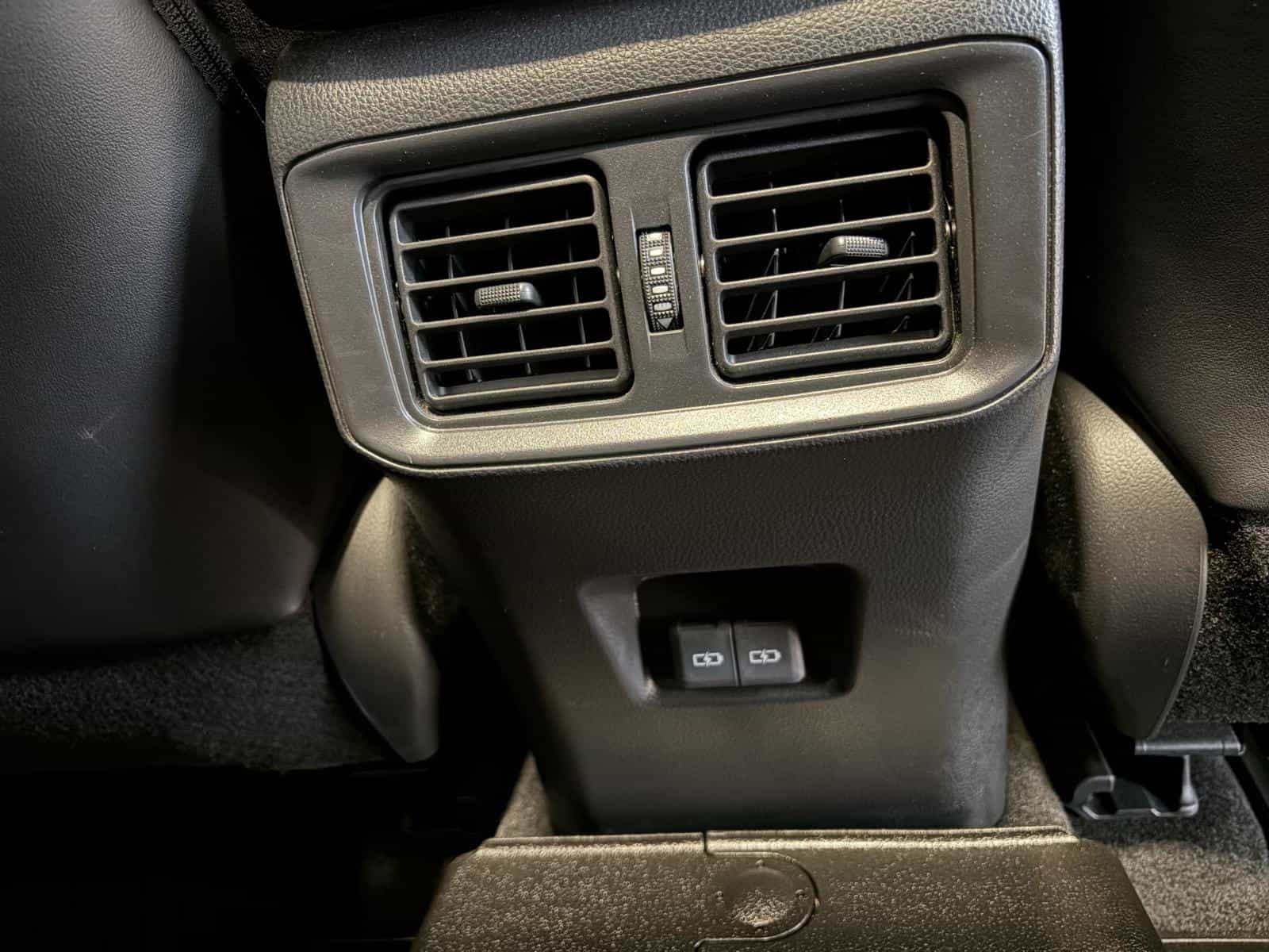 2023 Toyota Rav4 Prime XSE AWD - Image 11