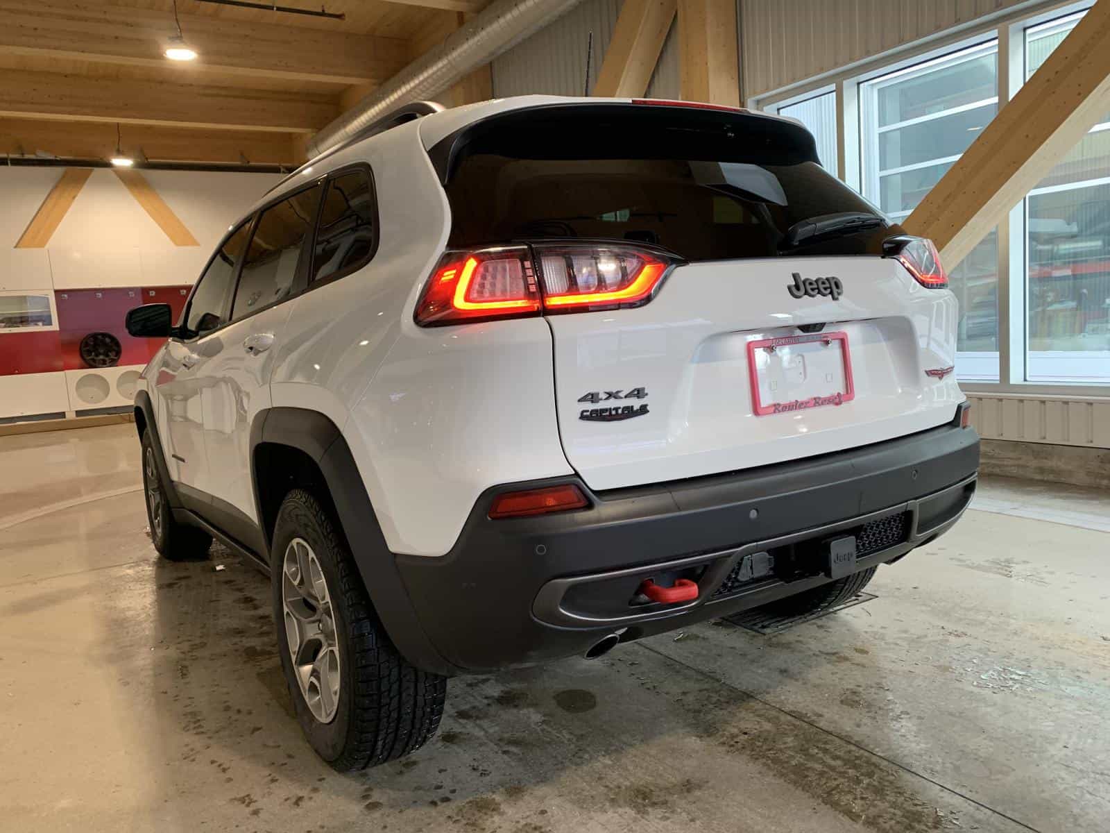 2021 Jeep CHEROKEE TRAILHAWK Trailhawk - Image 2