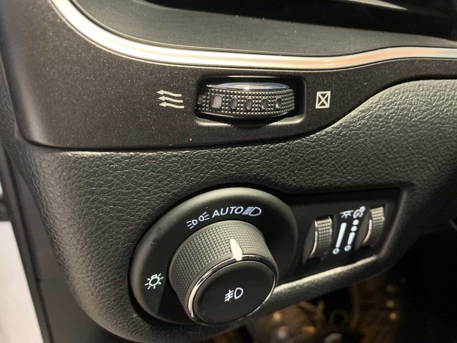 2021 Jeep CHEROKEE TRAILHAWK Trailhawk - Image 27