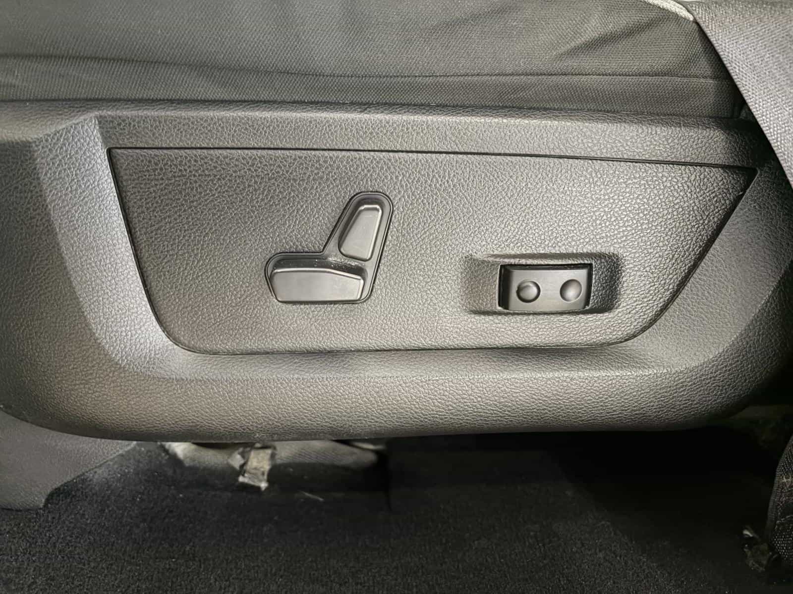 2022 RAM 1500 CLASSIC SLT SLT - Image 13