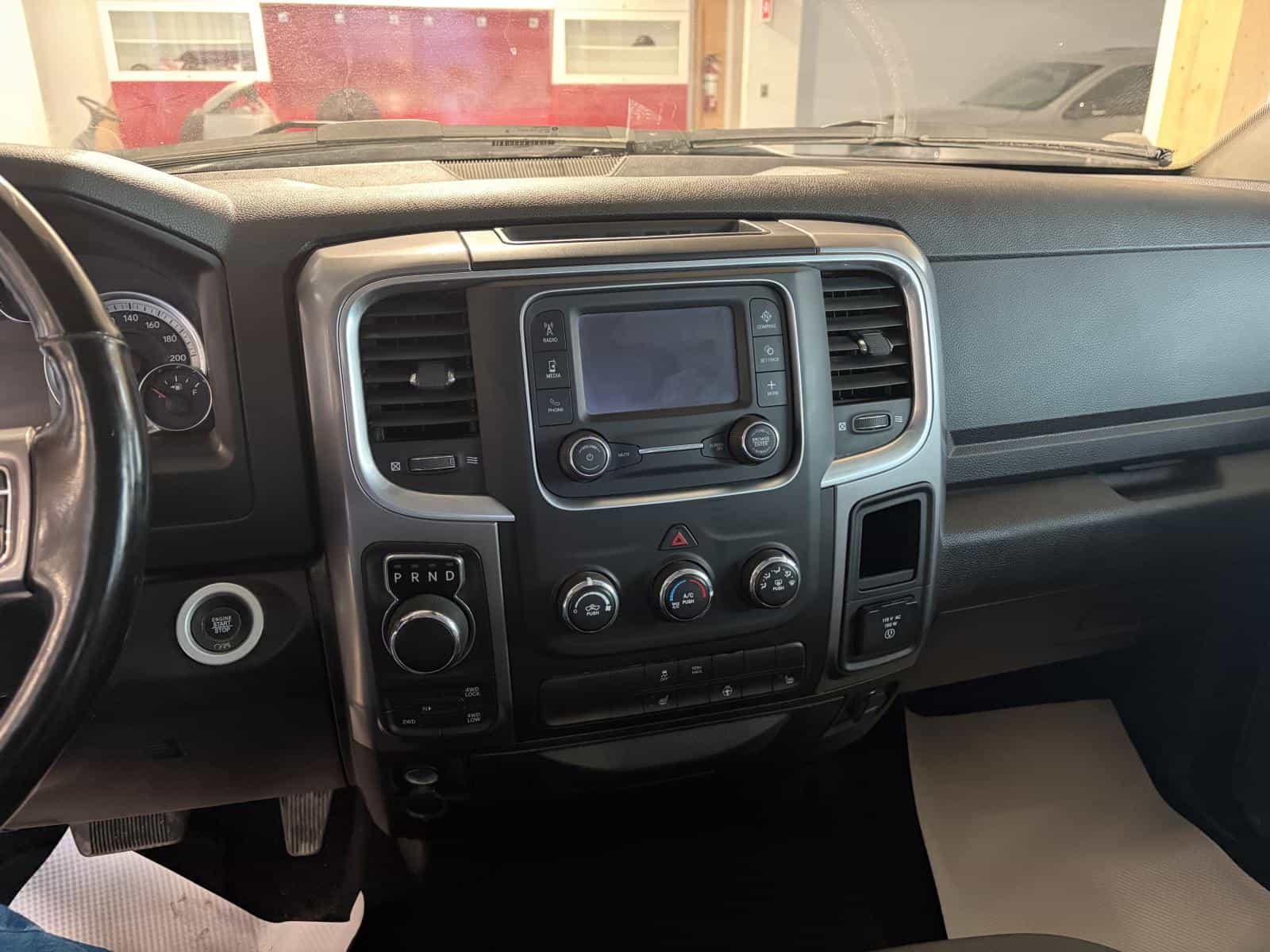 2022 RAM 1500 Classic SLT - Image 19