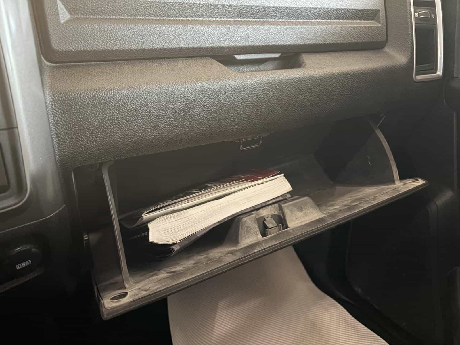 2022 RAM 1500 CLASSIC SLT SLT - Image 24