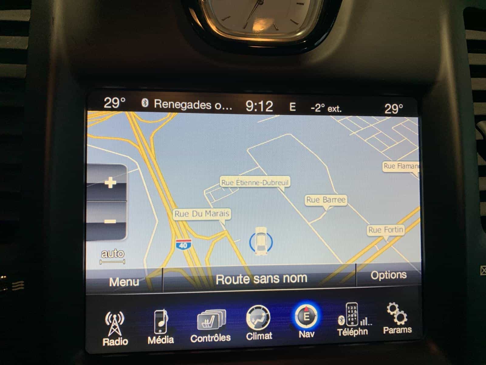 2015 Chrysler 300 S - Image 13