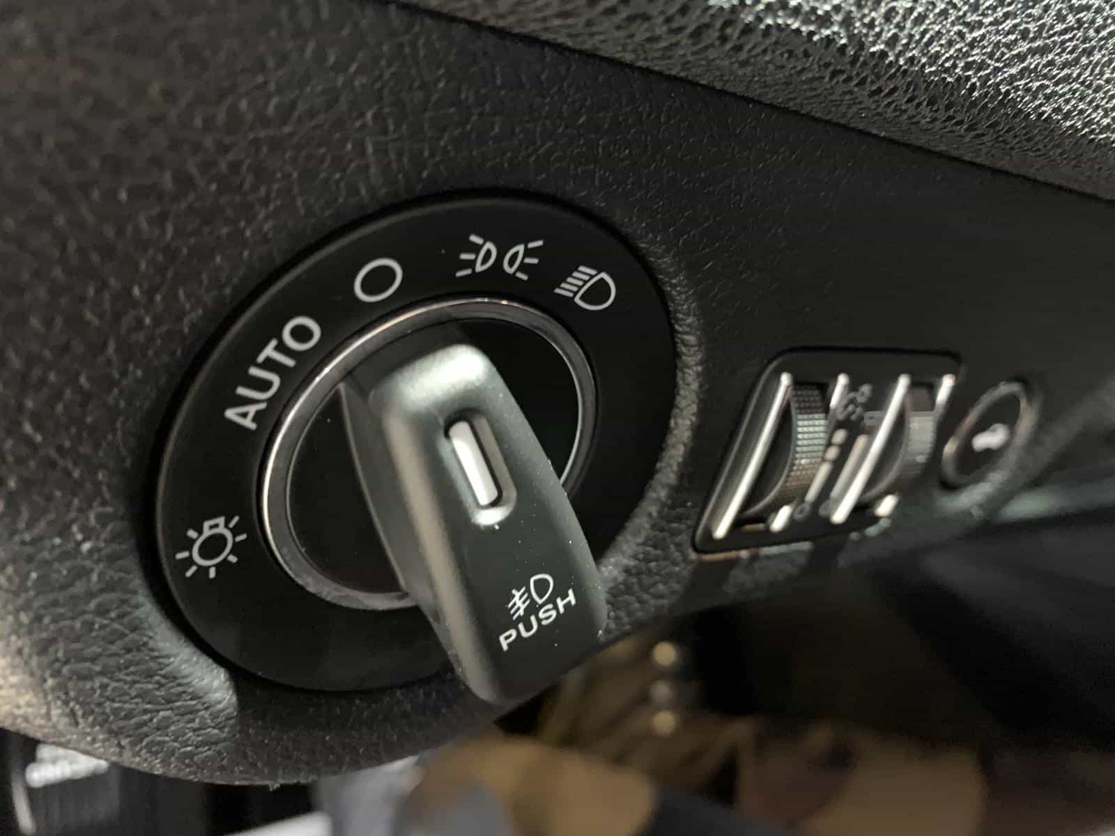 2015 Chrysler 300 S - Image 20