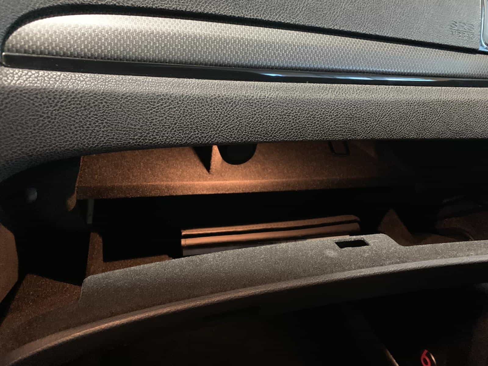 2015 Chrysler 300 S - Image 27