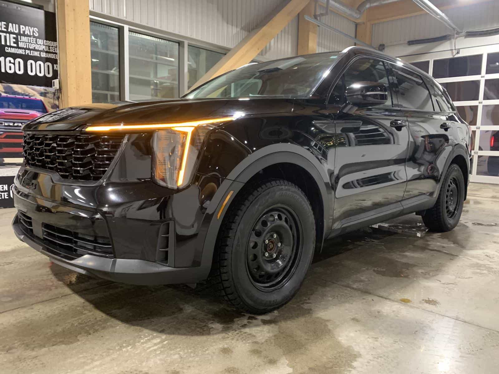 2024 Kia Sorento EX - Image 1