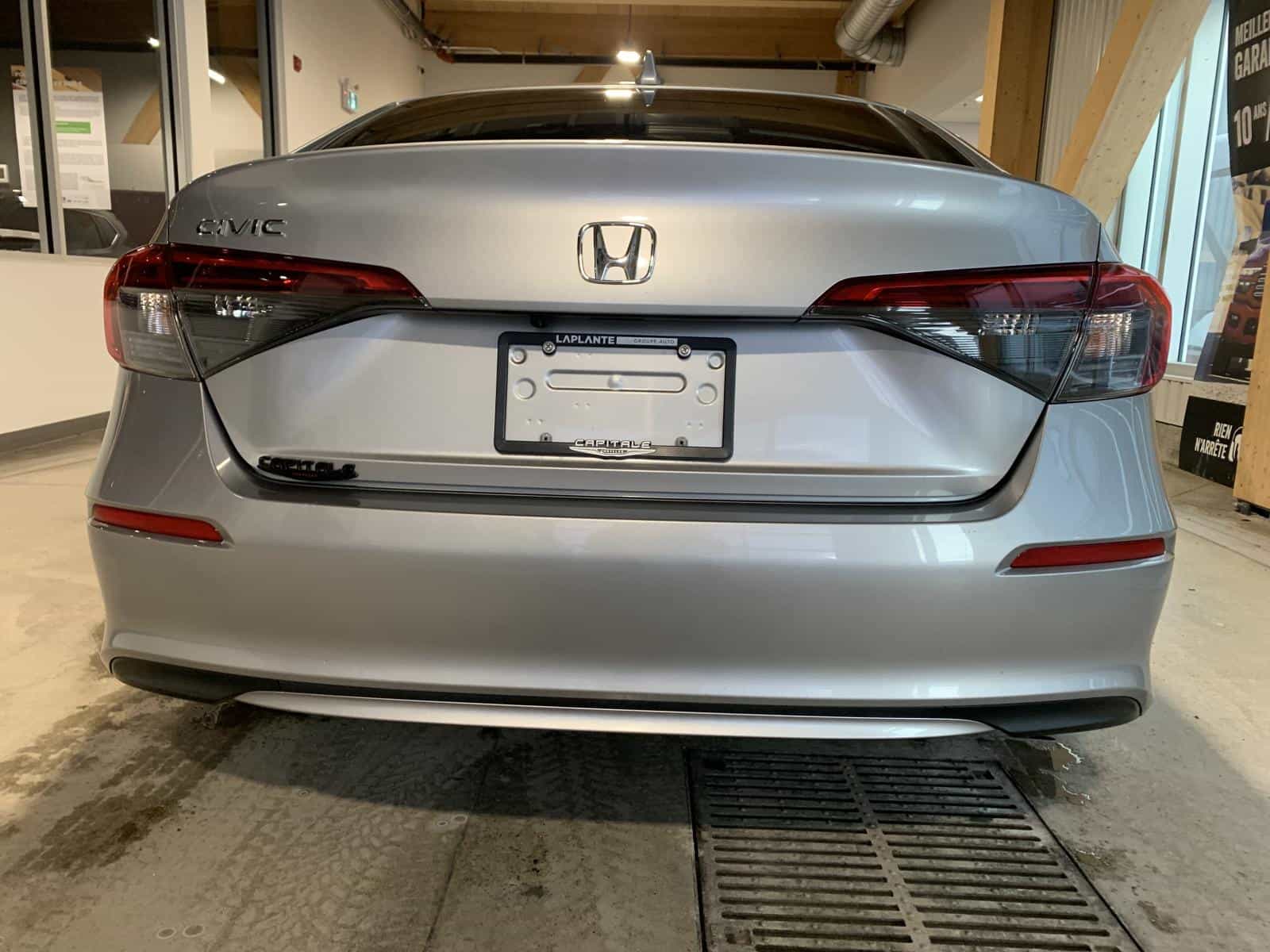 2022 Honda Civic EX - Image 8