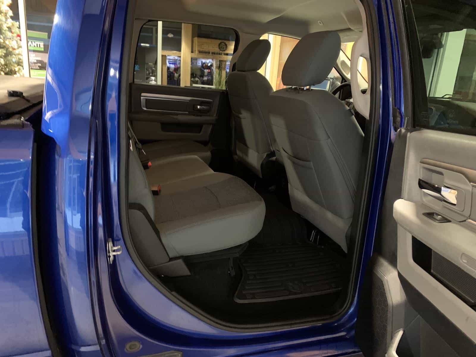 2017 RAM 1500 SLT - Image 10