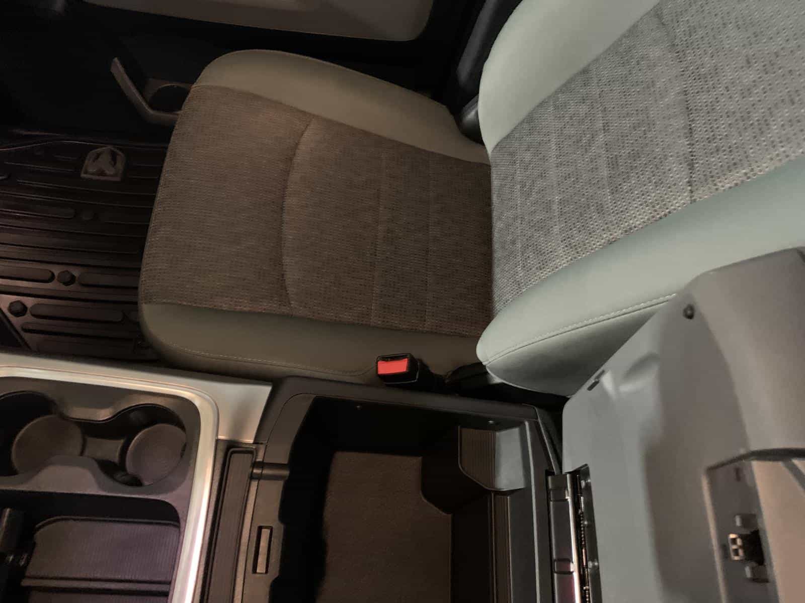 2017 RAM 1500 SLT - Image 28