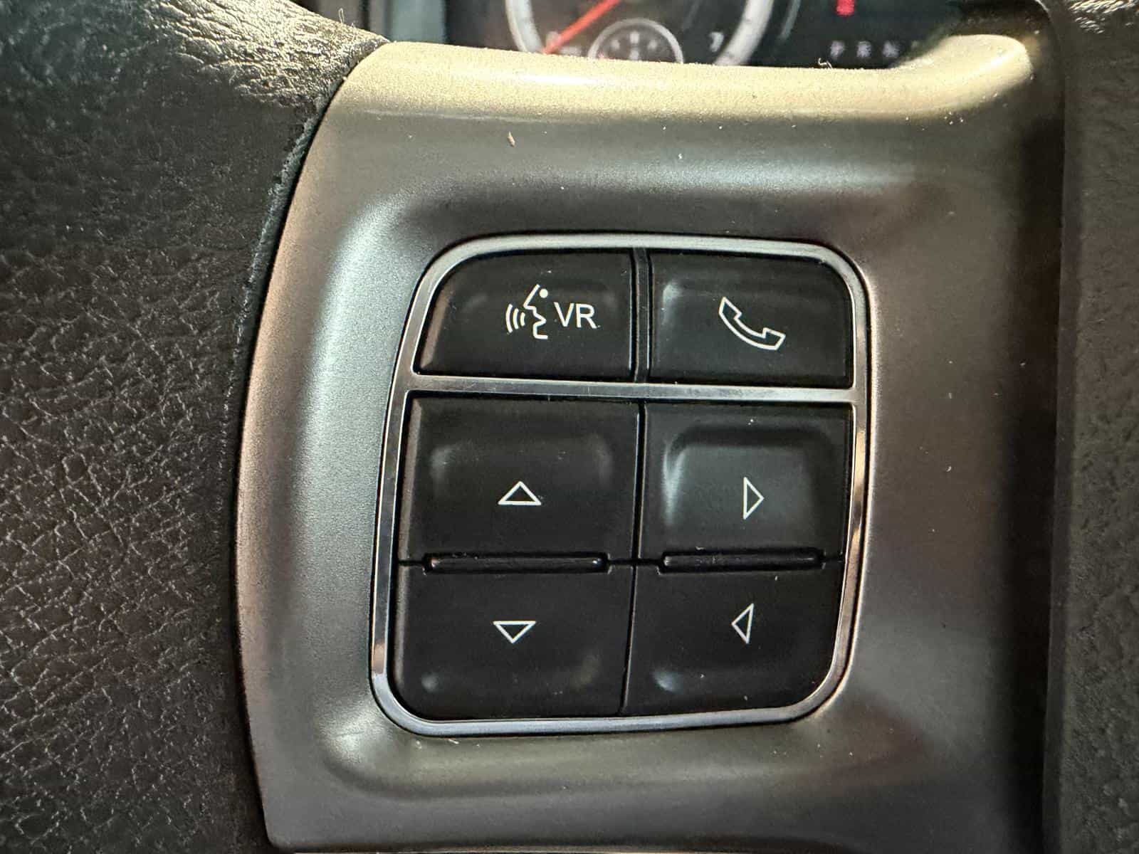 2023 RAM 1500 CLASSIC SLT SLT - Image 19