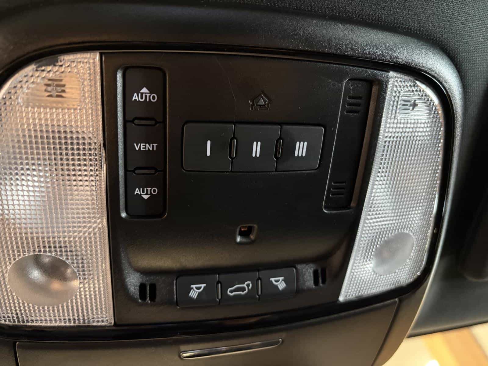 2025 Dodge Durango R/T - Image 29