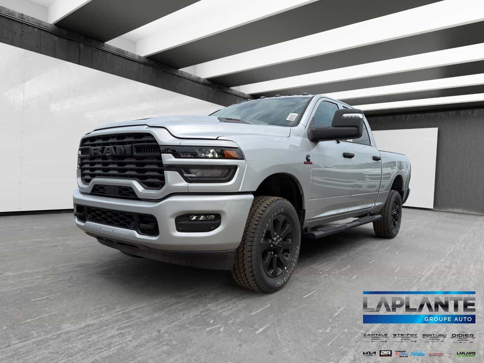Image 1 RAM 2500 Black Express 2026