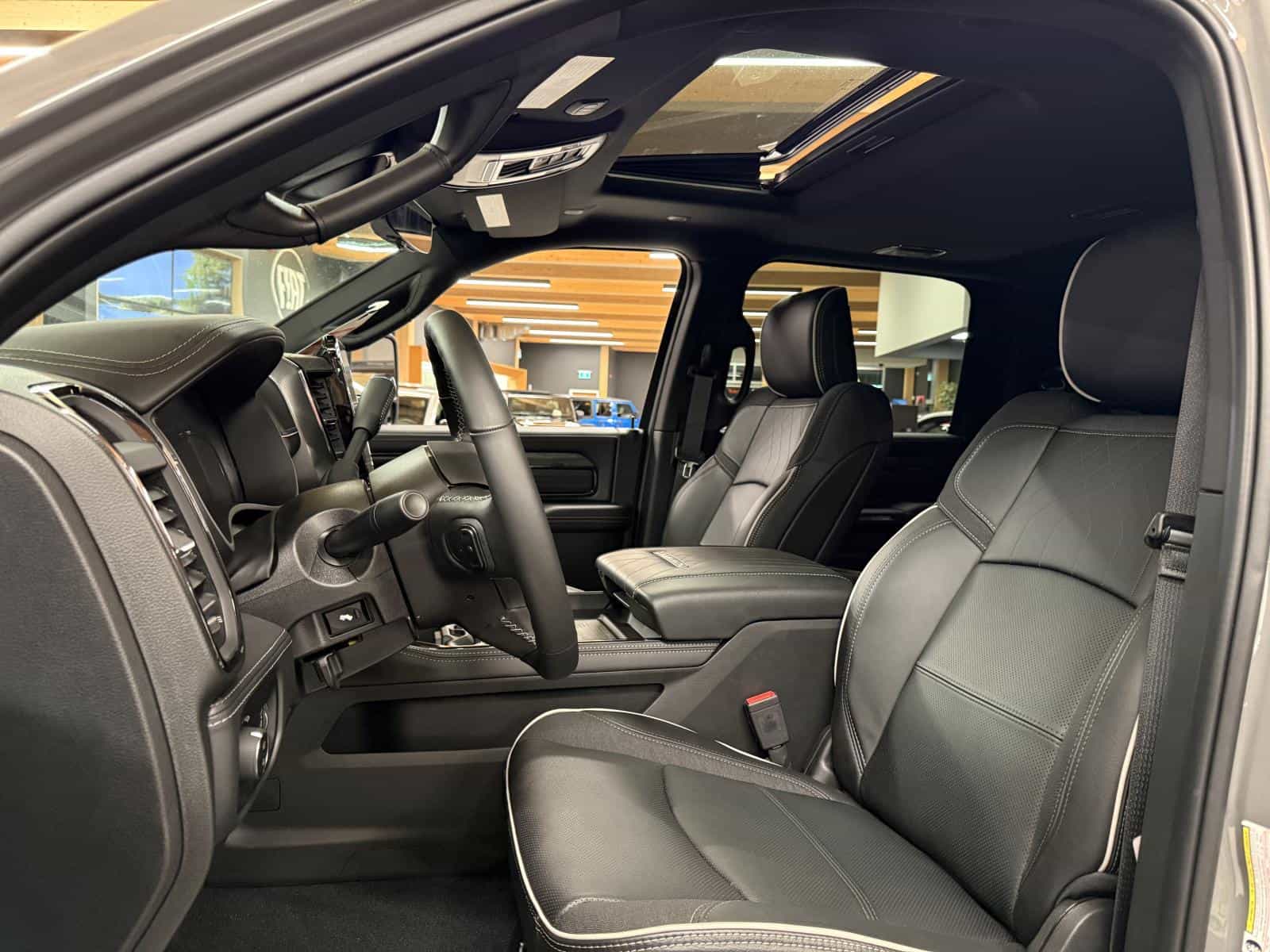 Image 10 RAM 2500 Limited 2026