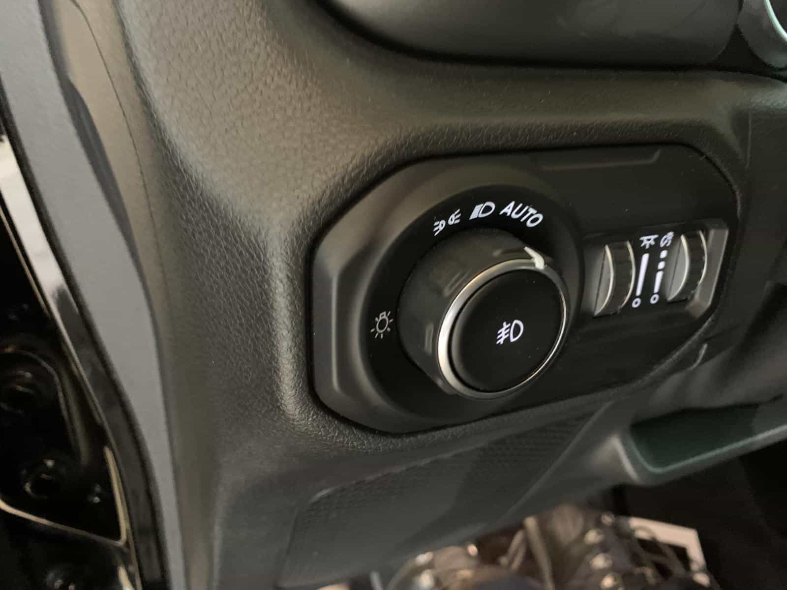 2021 Jeep Wrangler Unlimited Sahara - Image 16