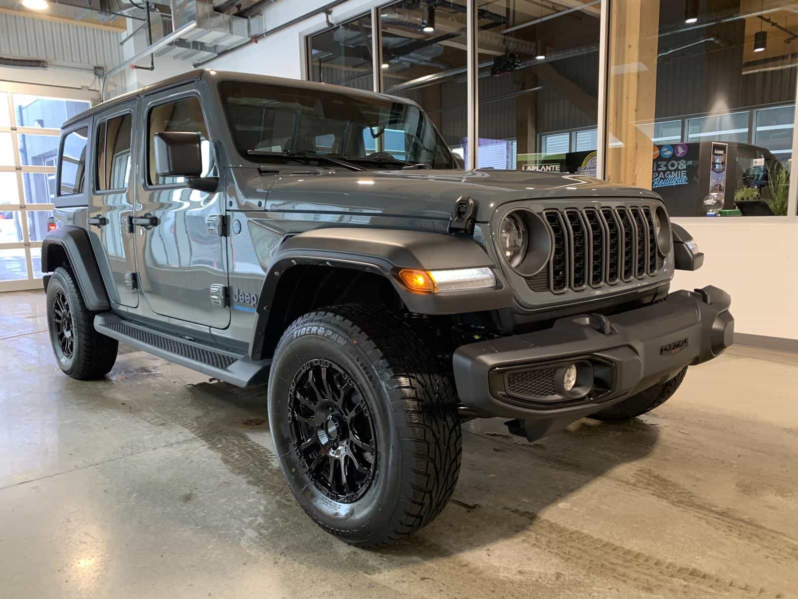 2025 Jeep Wrangler Sahara 4XE - Image 5