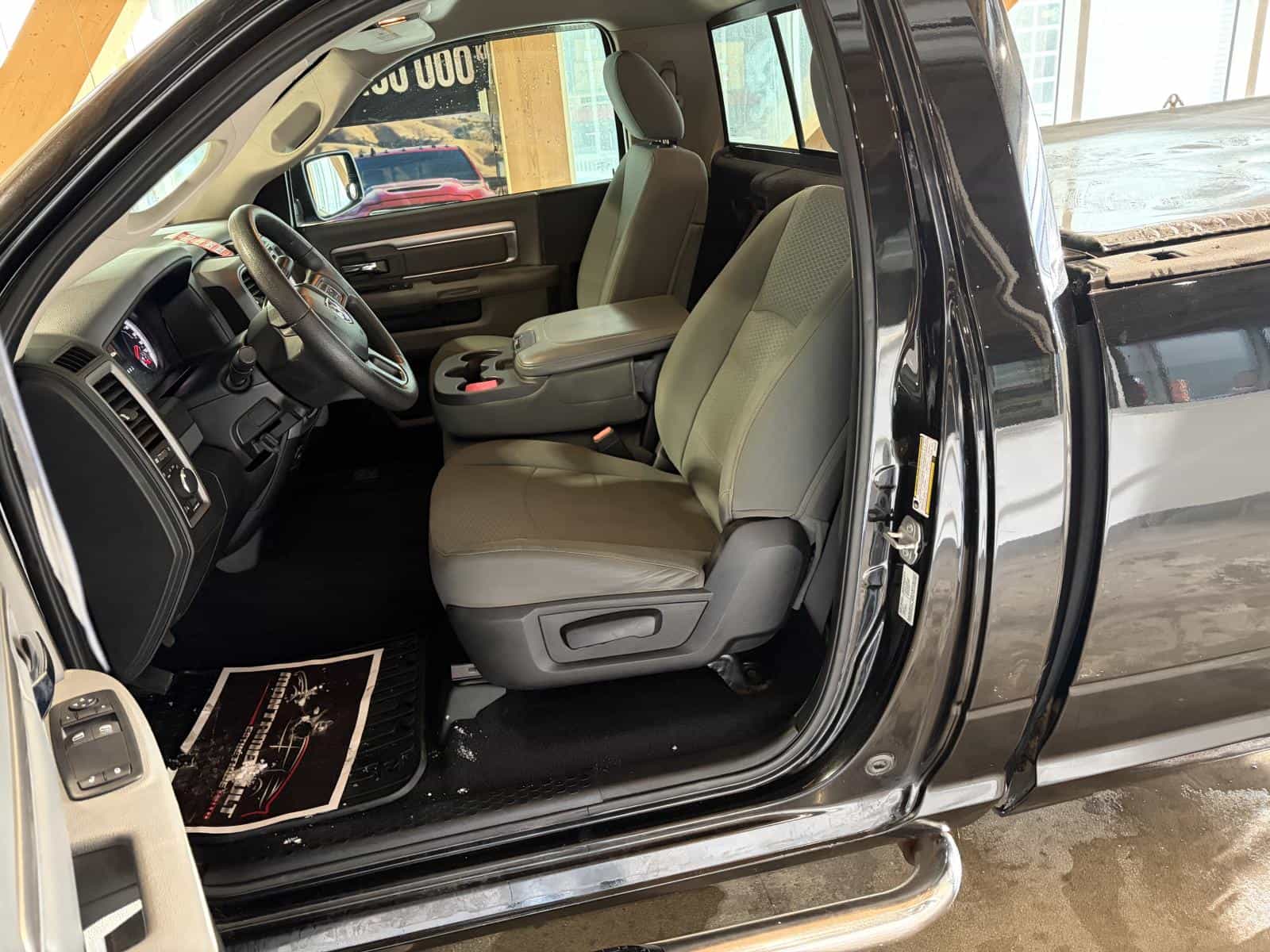 2015 RAM 1500 ST ST - Image 8