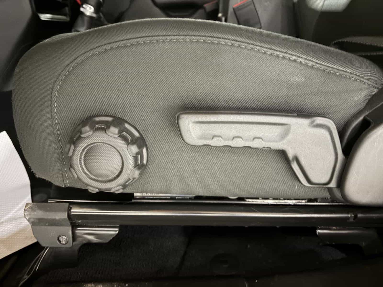 2021 Jeep Wrangler Sport S - Image 12