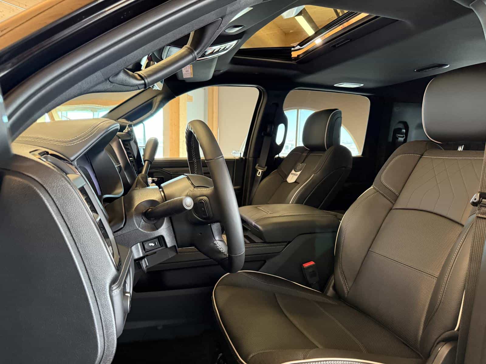 Image 11 RAM 2500 Limited 2026