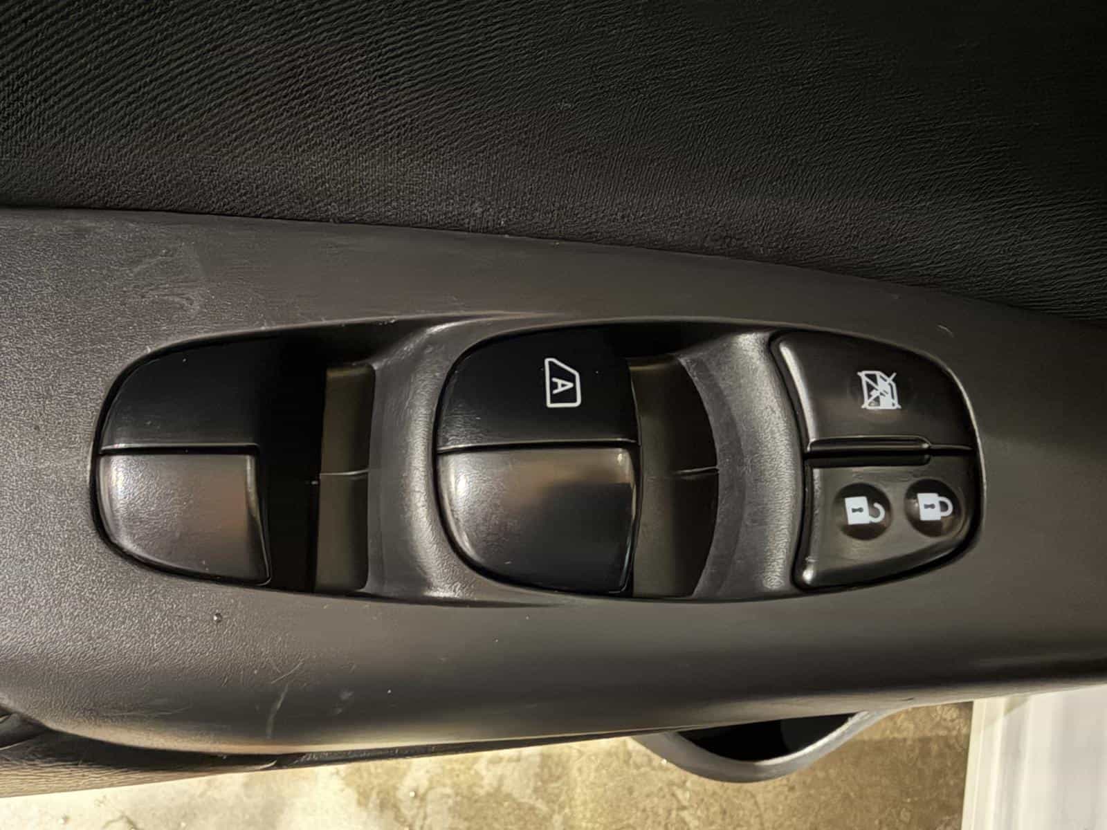 2018 Nissan Sentra SV - Image 10