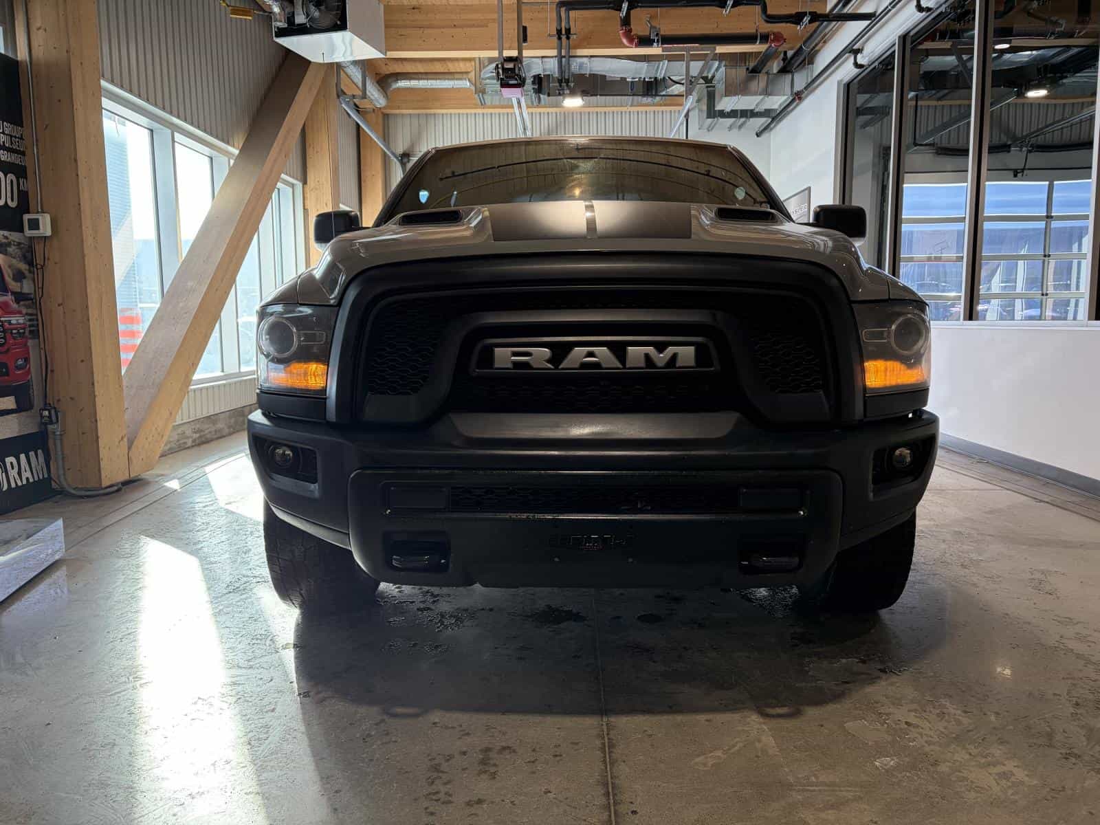 2022 RAM 1500 CLASSIC SLT Warlock - Image 2