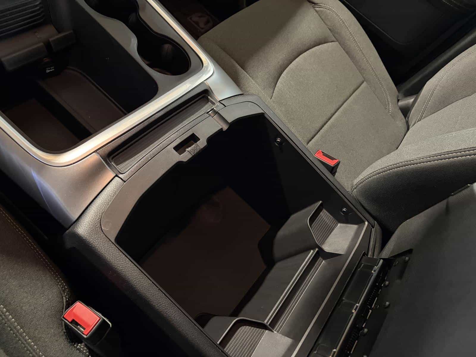 2022 RAM 1500 CLASSIC SLT Warlock - Image 26